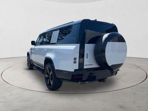 New 2026 Land Rover Defender 130 X-Dynamic SE AWD/4WD image 3