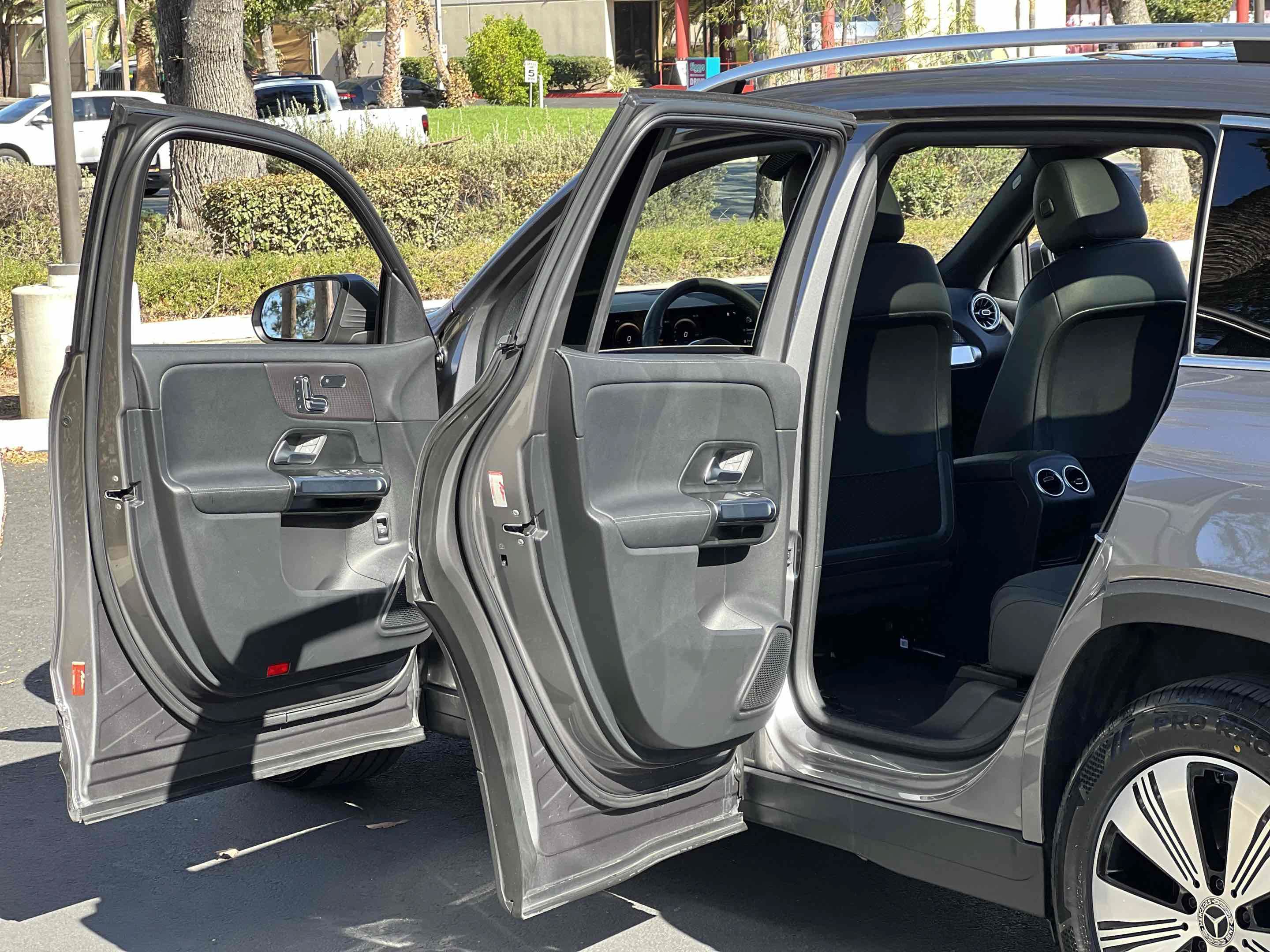 Used 2023 Mercedes-Benz EQB 300 4MATIC image 47