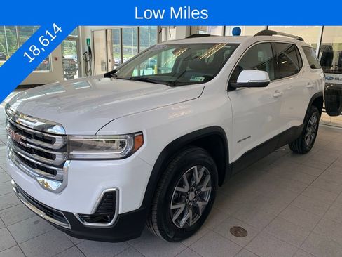 Used 2023 GMC Acadia SLT AWD/4WD image 2