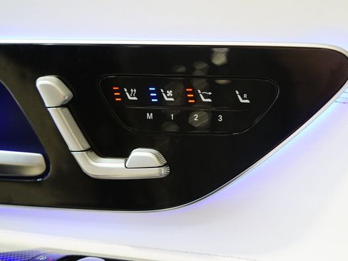 Certified 2025 Mercedes-Benz SL 63 AMG 4MATIC image 33