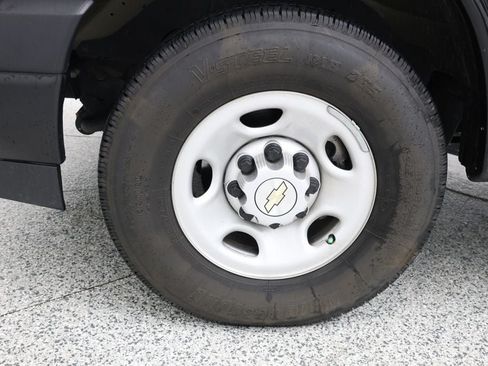 Used 2024 Chevrolet Express 3500 LS RWD image 6