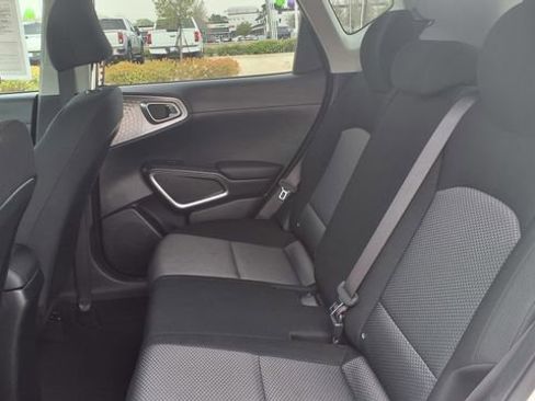 Used 2024 Kia Soul LX w/ Option Group 015 image 17