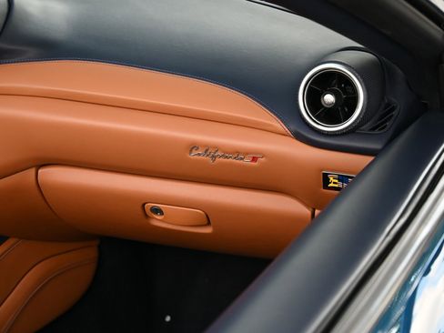 Used 2015 Ferrari California T RWD image 47