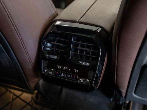 Used 2023 BMW iX xDrive50 w/ Premium Package image 27