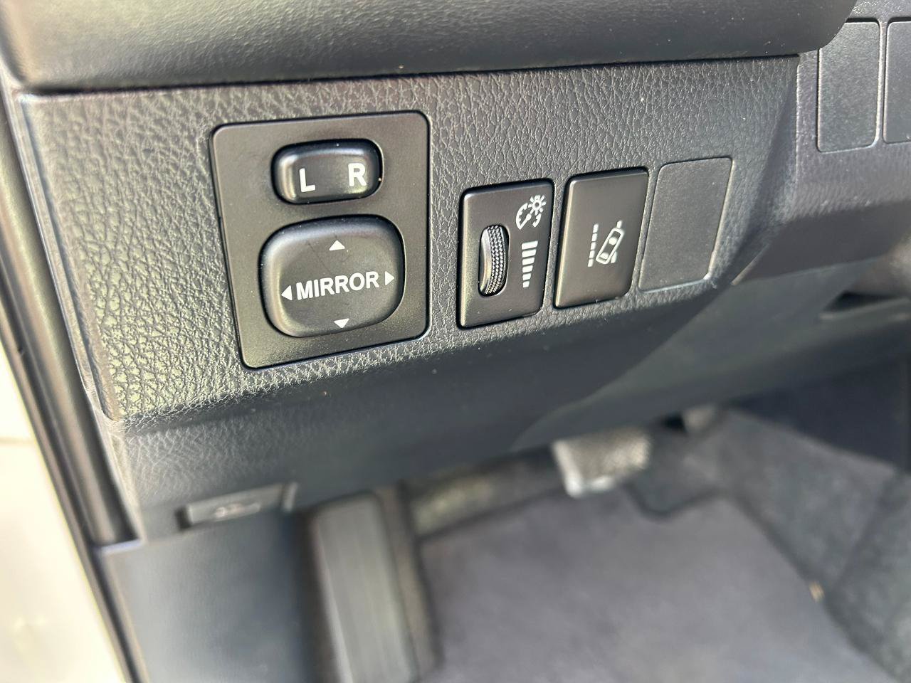 Used 2018 Toyota RAV4 XLE w/ Carpet Mat Package FWD image 10