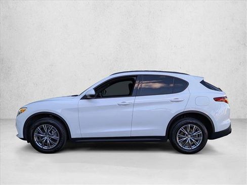 Used 2022 Alfa Romeo Stelvio Sprint image 9