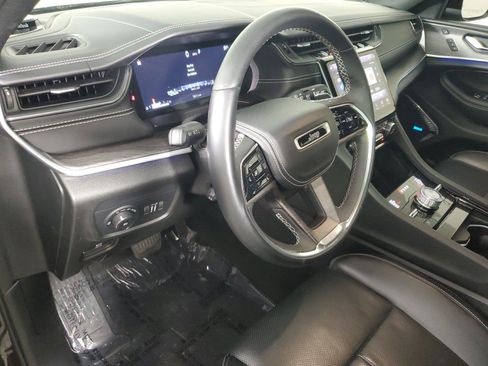 Used 2022 Jeep Grand Cherokee Overland w/ Luxury Tech Group IV AWD/4WD image 24