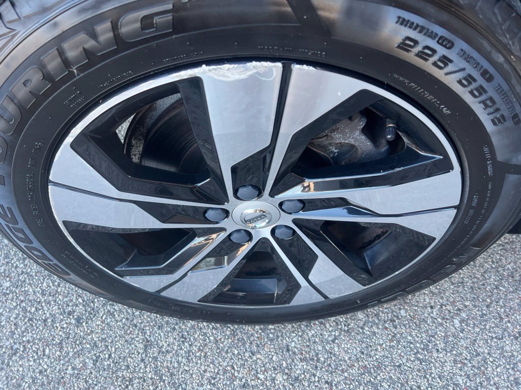 Used 2020 Volvo V60 T5 Cross Country w/ Protection Package AWD/4WD image 39