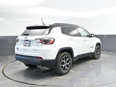 Used 2025 Jeep Compass Limited AWD/4WD image 9