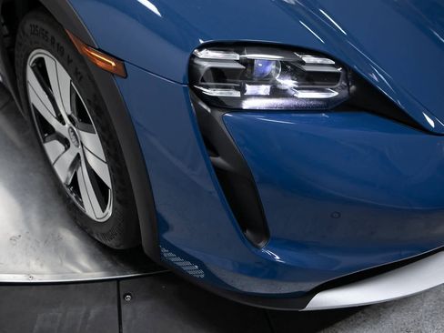 Certified 2023 Porsche Taycan 4 Cross Turismo image 12