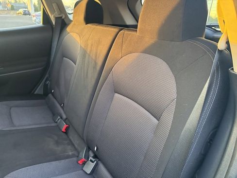 Used 2011 Nissan Rogue SV w/ Premium Pkg image 18