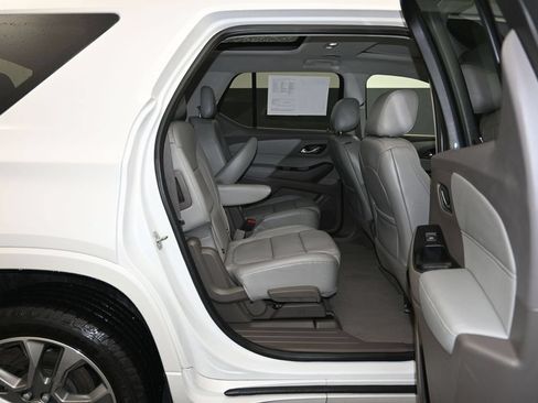 Used 2018 Chevrolet Traverse Premier w/ Driver Confidence II Package FWD image 29