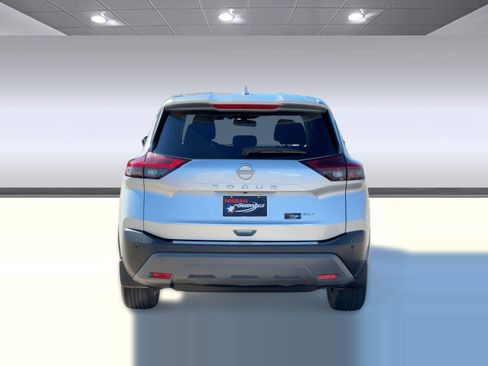 Used 2023 Nissan Rogue SV image 10