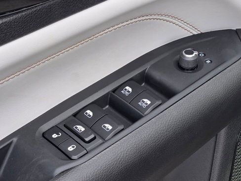 New 2026 Jeep Compass Limited w/ Sun, Sound & Navigation Group image 19