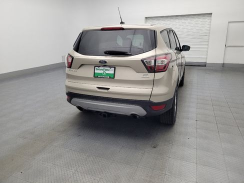 Used 2017 Ford Escape SE image 7