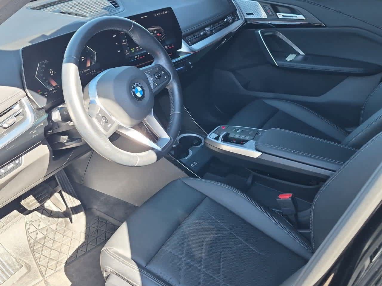 Used 2025 BMW X1 xDrive28i w/ Convenience Package AWD/4WD image 2