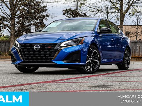 Used 2025 Nissan Altima 2.5 SR image 3