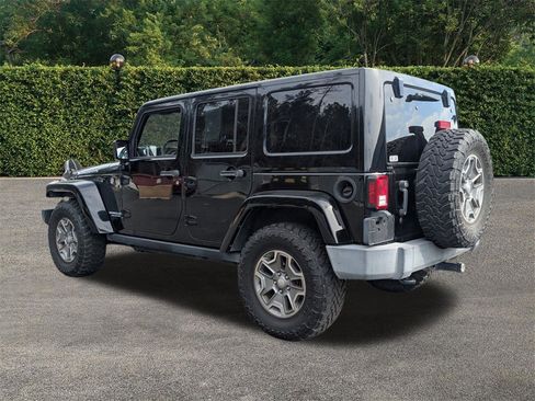 Used 2017 Jeep Wrangler Unlimited Rubicon w/ Connectivity Group image 7