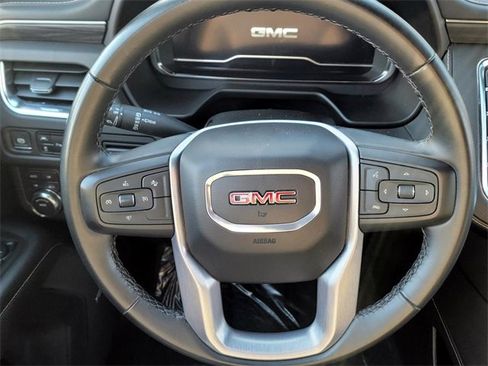 Used 2024 GMC Yukon SLT image 16