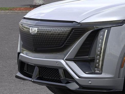 New 2026 Cadillac Lyriq V AWD/4WD image 13