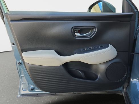 Certified 2025 Honda HR-V LX image 24