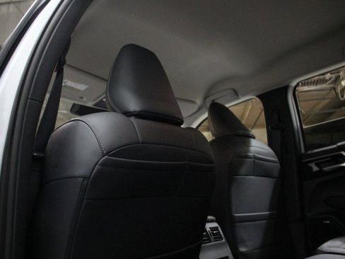 New 2025 Mitsubishi Outlander SE image 25