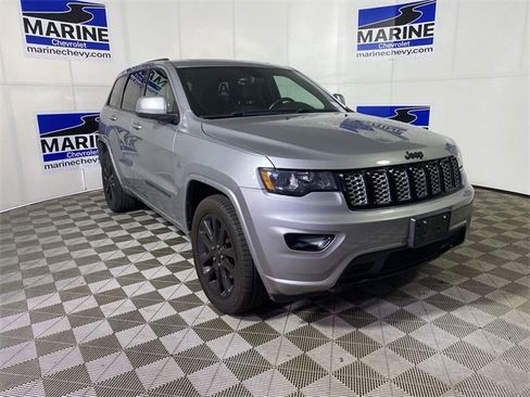 Used 2017 Jeep Grand Cherokee Altitude image 1
