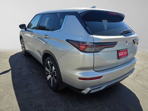 Used 2025 Mitsubishi Outlander SE AWD/4WD image 5