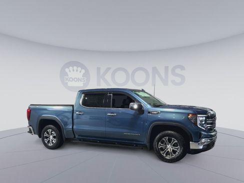 Used 2024 GMC Sierra 1500 SLT w/ X31 Off-Road Package AWD/4WD image 2