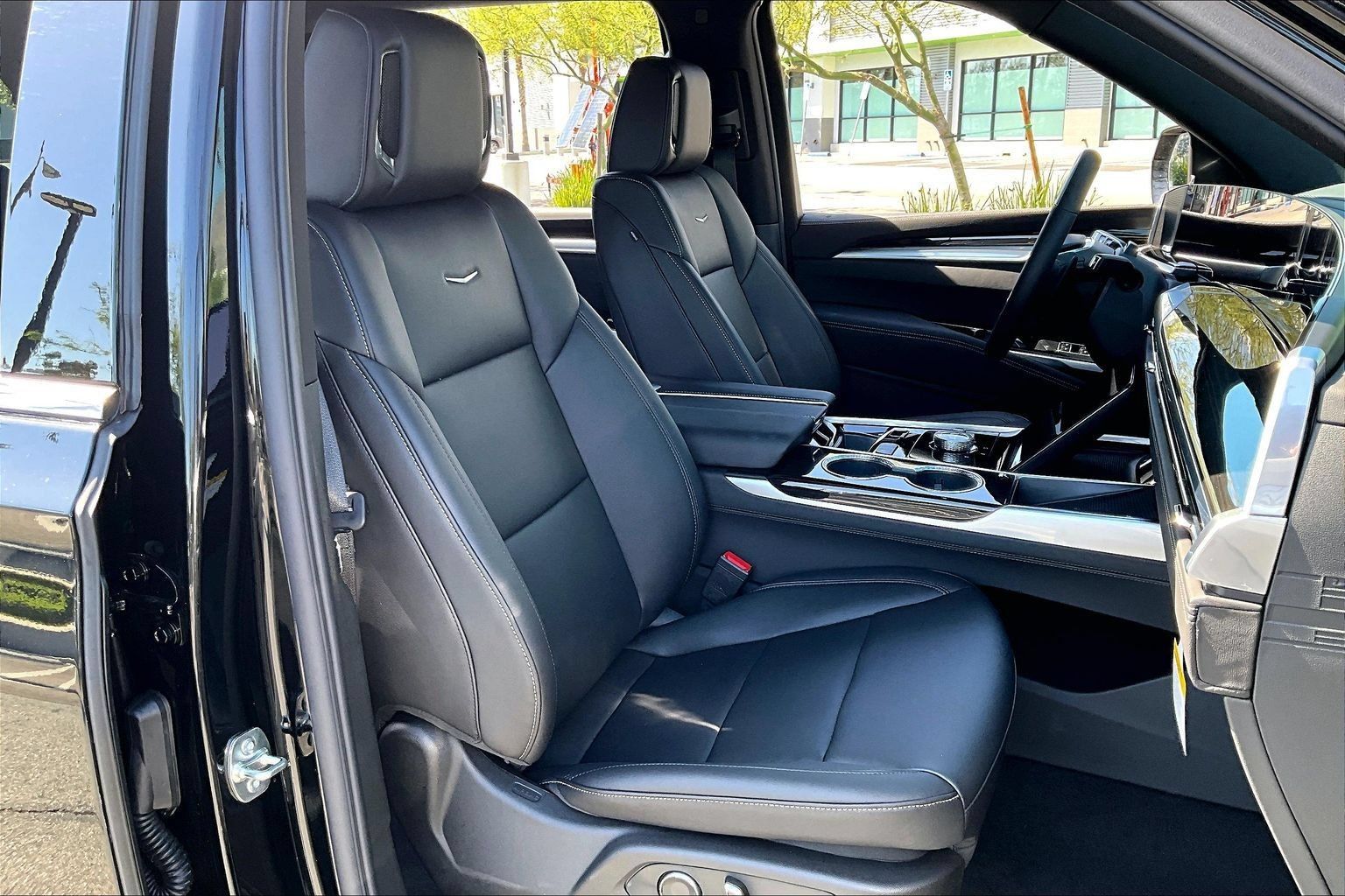 New 2026 Cadillac Escalade ESV 4WD w/ LPO, Floor Liner Package image 18