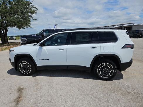 New 2026 Jeep Cherokee Laredo AWD/4WD image 3