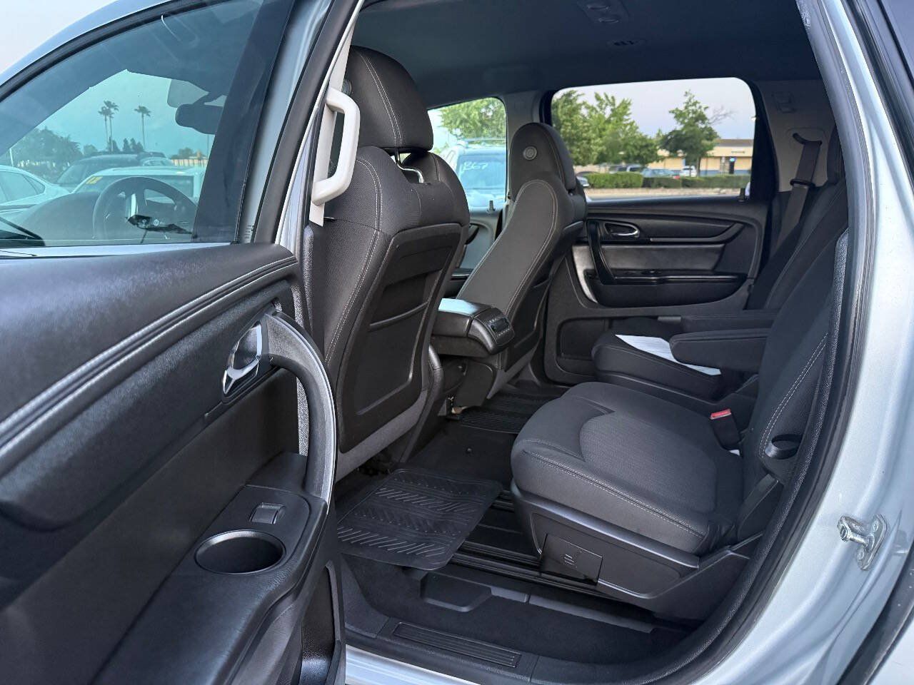 Used 2016 Chevrolet Traverse LT FWD image 11