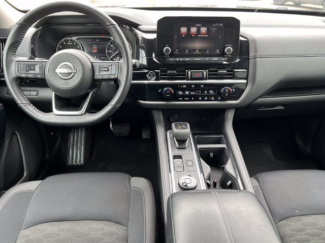 Used 2024 Nissan Pathfinder SV AWD/4WD image 3