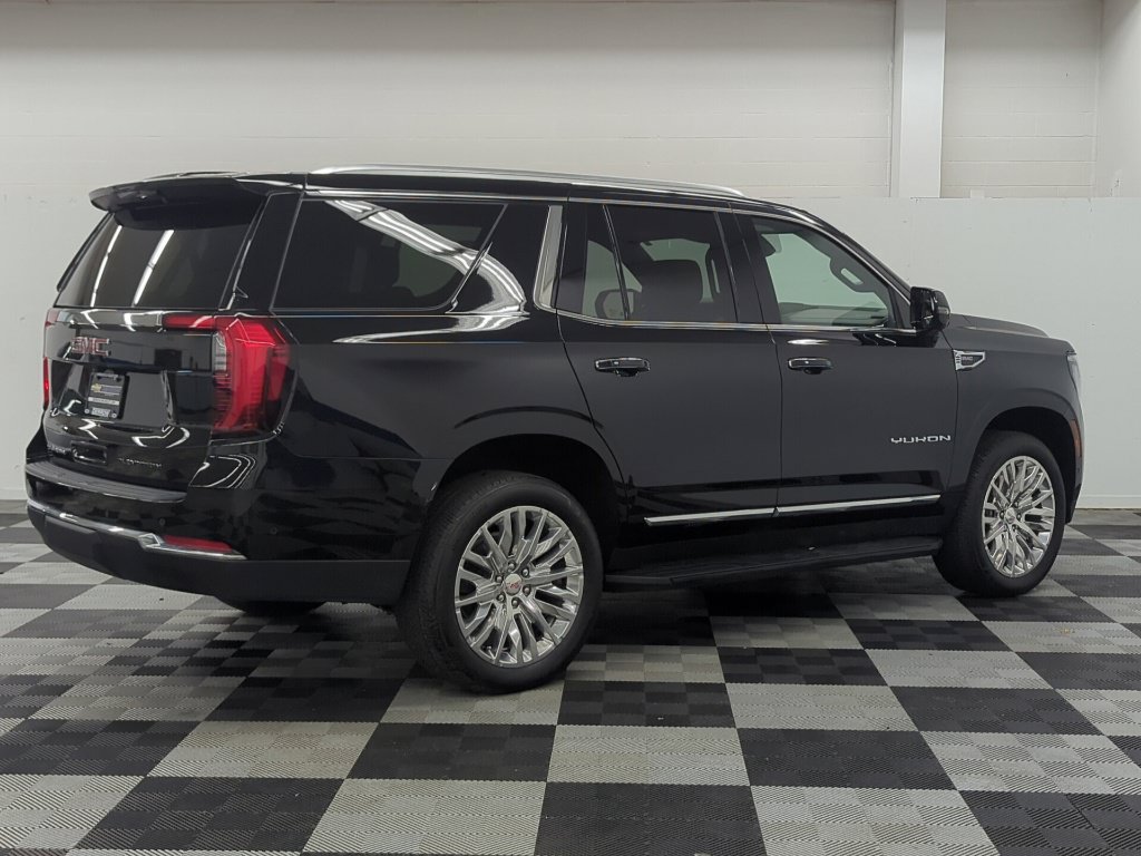 Used 2025 GMC Yukon Elevation AWD/4WD image 8