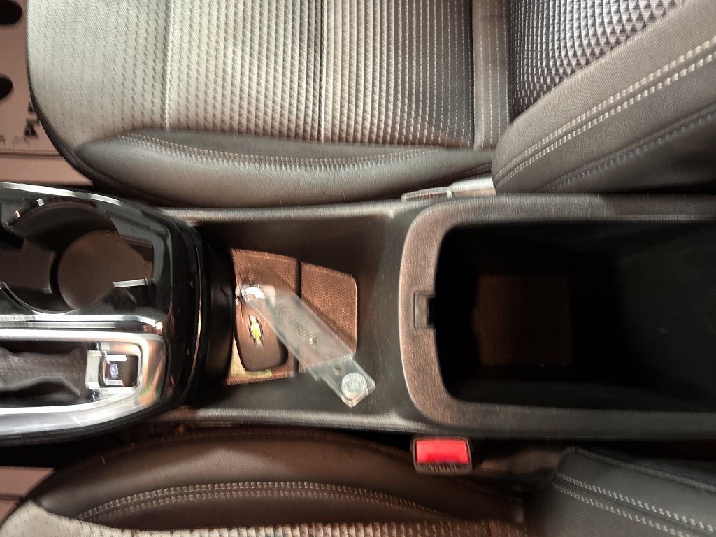 Used 2025 Chevrolet Trax LT FWD image 19