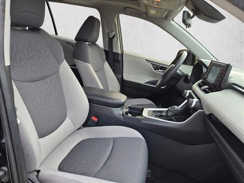 Used 2019 Toyota RAV4 XLE image 20