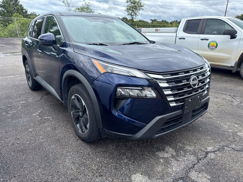 Used 2024 Nissan Rogue SV AWD/4WD image 1