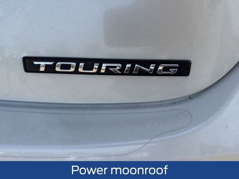 Used 2017 Toyota Avalon Touring image 10