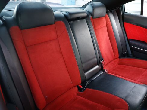 Used 2018 Dodge Charger R/T Scat Pack image 17