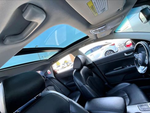 Used 2020 Kia Optima SE image 12