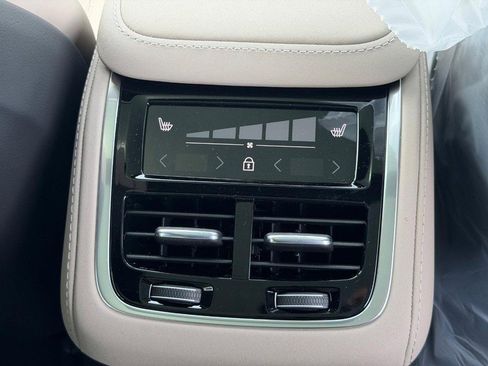 New 2026 Volvo XC90 T8 Ultra w/ Lounge Package AWD/4WD image 9