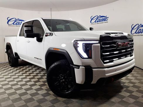 Used 2025 GMC Sierra 2500 AT4 AWD/4WD image 1