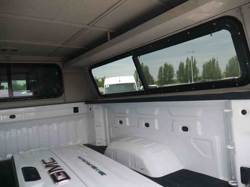 Used 2020 GMC Sierra 2500 SLT w/ Technology Package AWD/4WD image 13