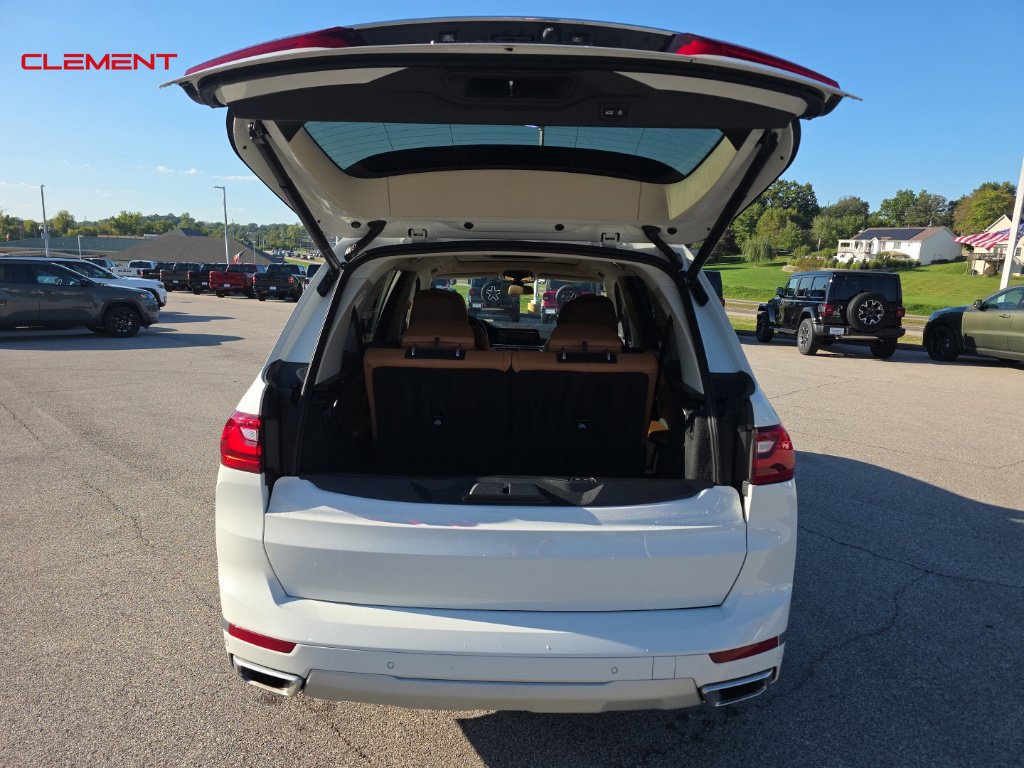Used 2021 BMW X7 xDrive40i w/ Premium Package AWD/4WD image 32