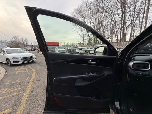 Used 2016 Kia Sorento EX w/ EX Premium Package image 9