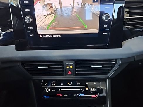 Used 2025 Volkswagen Jetta SE image 30