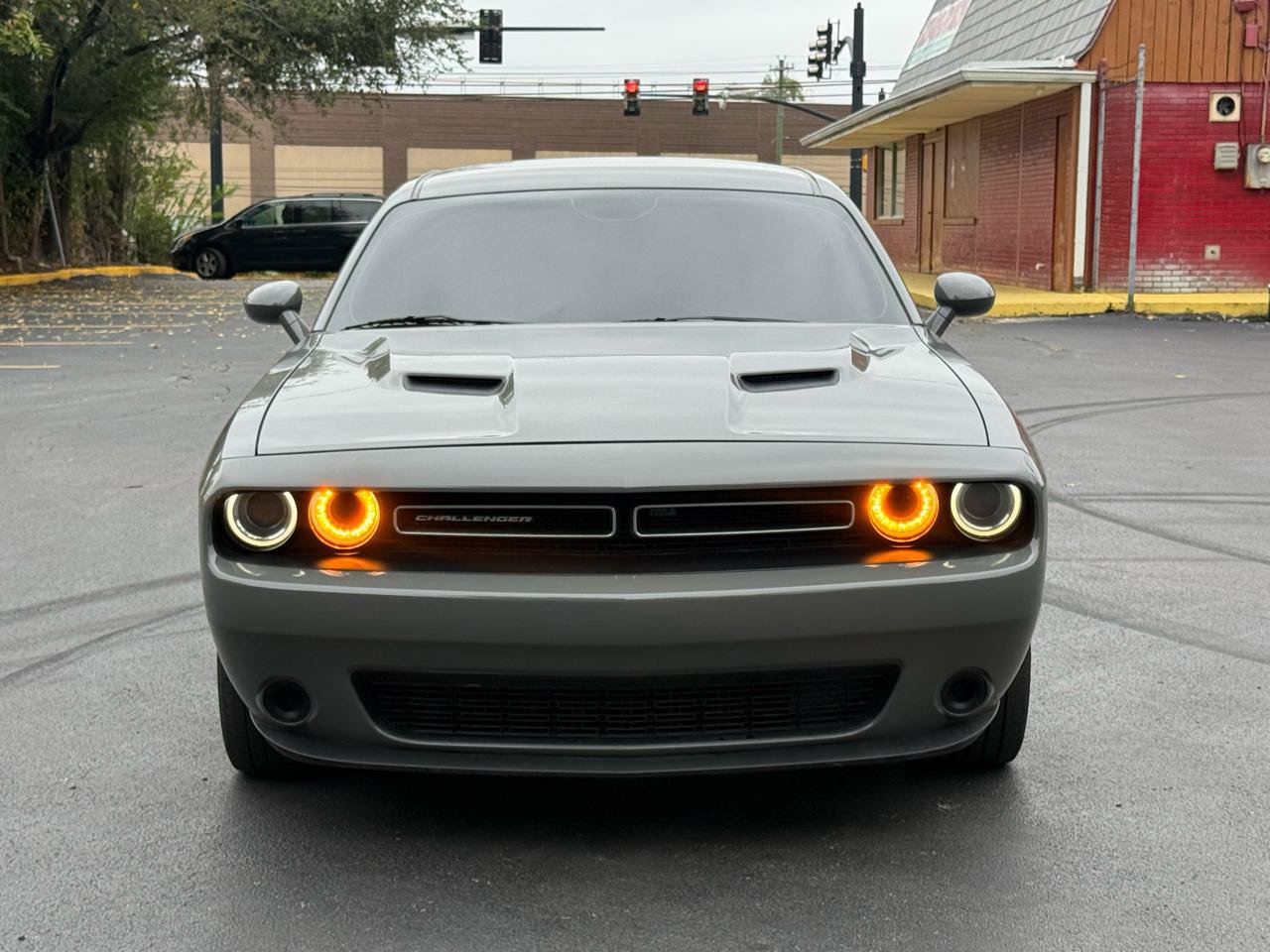 Used 2019 Dodge Challenger SXT RWD image 5