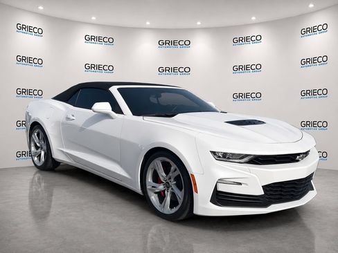 Certified 2021 Chevrolet Camaro SS RWD image 1