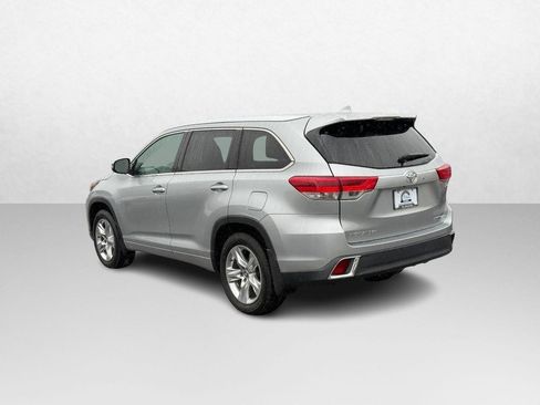 Used 2019 Toyota Highlander Limited image 3