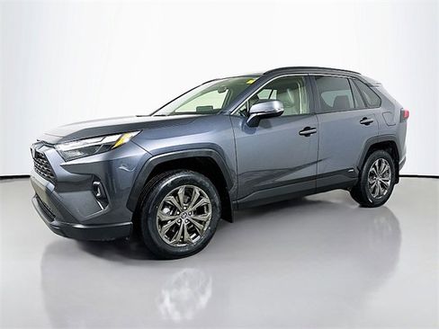 Used 2023 Toyota RAV4 XLE Premium image 3